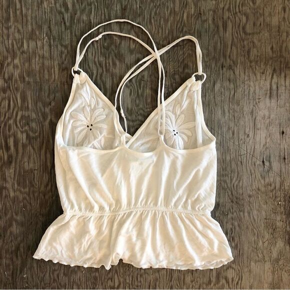 UO KIMCHI BLUE / NWT /‎ White Embroidered Wrap Strappy Tank Top / Sz M - Picture 3 of 4